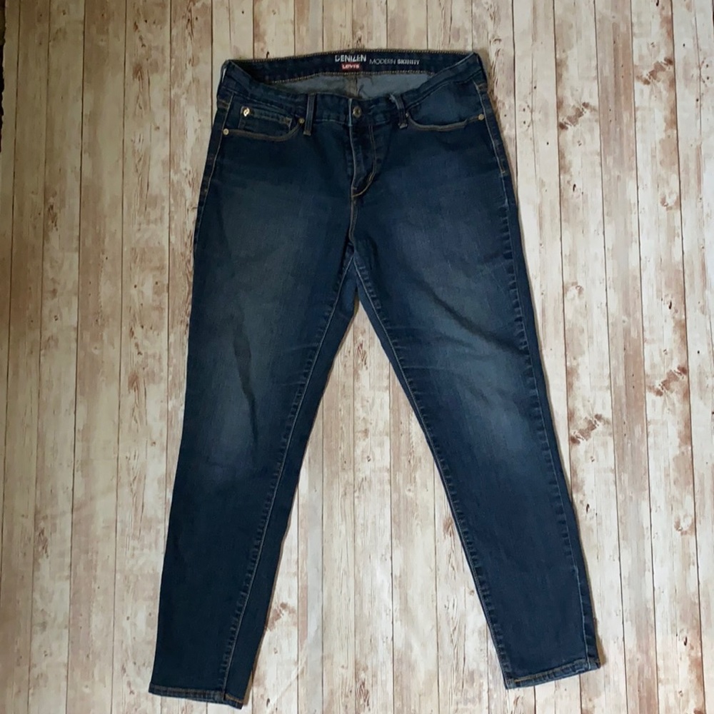 Levi’s Denizen Dark Wash Skinny Jeans